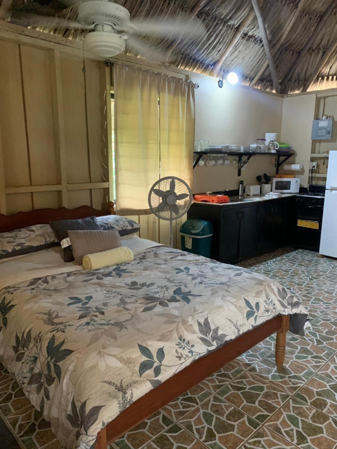 Villa Heavens Gate Beach Bungalows Placencia Exterior foto